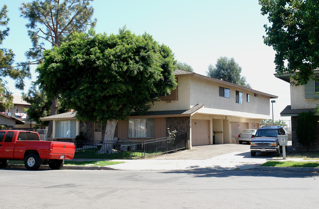 1836 E Coral Ave in Orange, CA - Building Photo