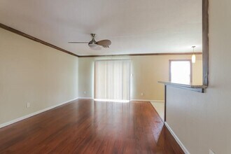 5751 Oakham St in Houston, TX - Building Photo - Building Photo