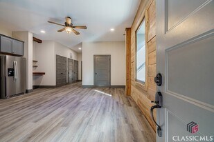 34 Depot St in Hartwell, GA - Building Photo