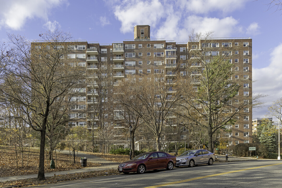 Glen Briar Apartments in Bronx, NY - Foto de edificio