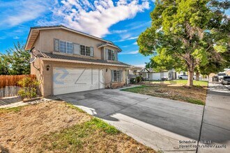 37551 Deville St in Palmdale, CA - Building Photo - Building Photo