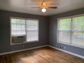 1025 6th St in Hempstead, TX - Foto de edificio - Building Photo