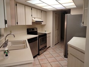 12254 Legend St in Spring Hill, FL - Building Photo - Building Photo