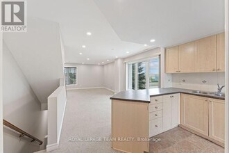 457 Chapman Mills Dr in Ottawa, ON - Building Photo - Building Photo