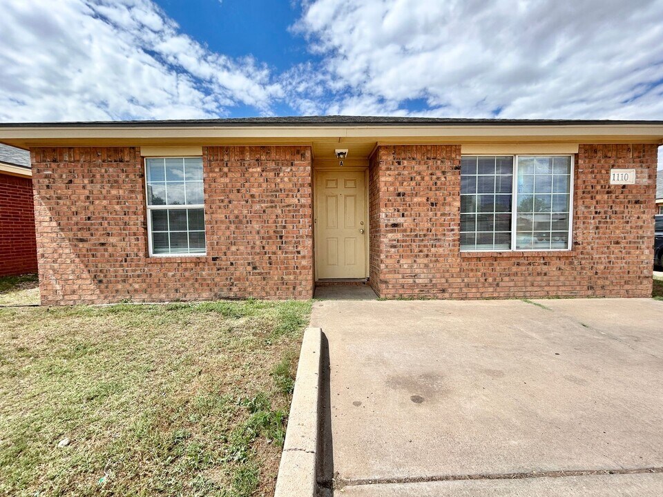 1110 82nd St in Lubbock, TX - Building Photo