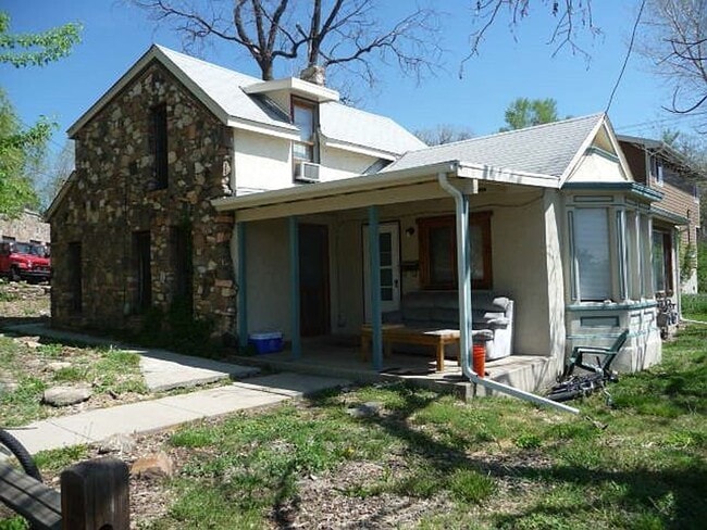 property at 715 Arapahoe St