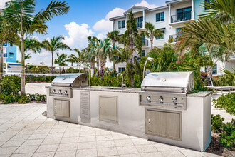 Sea Lofts at Boynton Village in Boynton Beach, FL - Building Photo - Building Photo