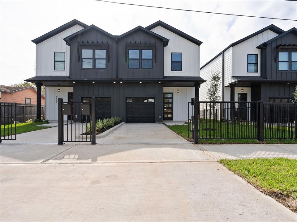 4226 Sterling St-Unit -A in Houston, TX - Building Photo