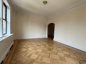 220 W 98th St in New York, NY - Building Photo - Building Photo