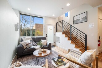 65 W Dravus St, Unit GO ID1035901P in Seattle, WA - Building Photo - Building Photo