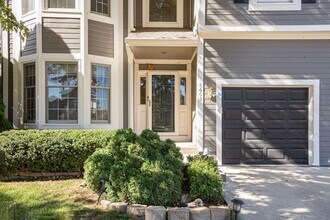 8603 W 156th Terrace in Overland Park, KS - Building Photo - Building Photo