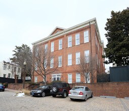 Phillips School Condominium in Washington, DC - Foto de edificio - Building Photo