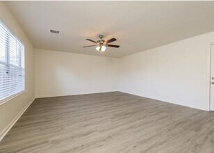 19534 Dianeshire Dr in Spring, TX - Building Photo - Building Photo