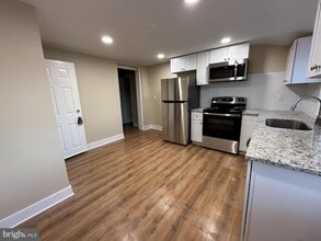 608 DeKalb St in Bridgeport, PA - Building Photo - Building Photo