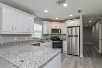 917 E Laura St in Plant City, FL - Building Photo - Building Photo