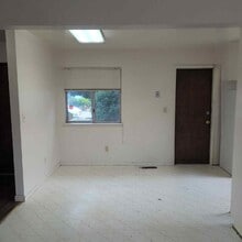 231 Hawthorne St in Sutherlin, OR - Building Photo - Building Photo