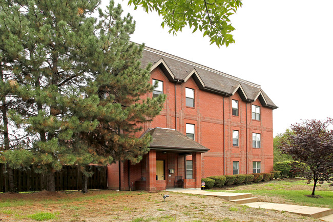 Laclede Apartments in St. Louis, MO - Building Photo - Building Photo