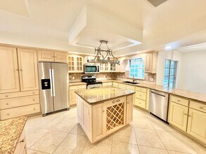 20 Newbury Pl in Naples, FL - Building Photo - Building Photo