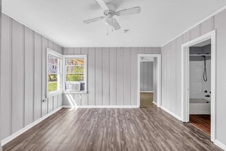 303 Old West Point Rd in Starkville, MS - Foto de edificio - Building Photo