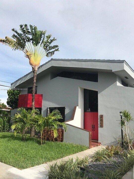 6460 NW 2nd St in Miami, FL - Building Photo