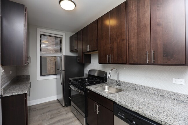 716 W Brompton Ave in Chicago, IL - Building Photo - Building Photo