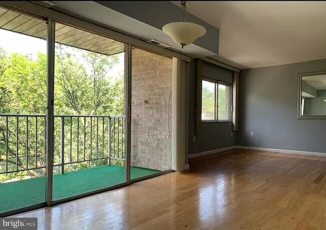 3812 Bel Pre Rd-Unit -12-54 in Silver Spring, MD - Foto de edificio - Building Photo