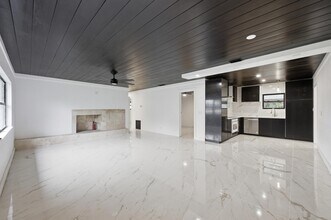 2529 Rainbow Dr in Fort Pierce, FL - Building Photo - Building Photo