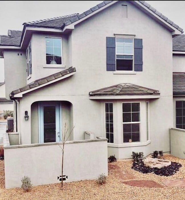 property at 3654 S Atlanta Ln