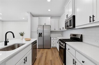 560 Oak Crk Dr in Lavon, TX - Building Photo - Building Photo