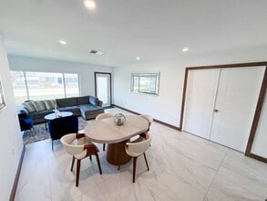 2216 NW 4th Ave in Wilton Manors, FL - Building Photo - Building Photo