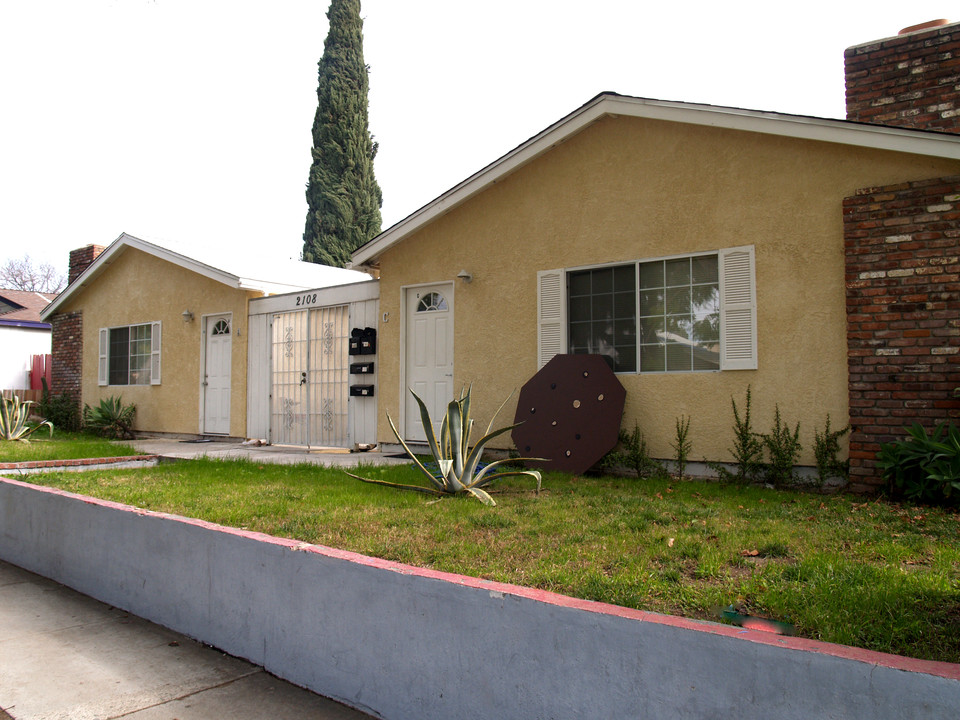 Teri Place Apartments in Fullerton, CA - Building Photo