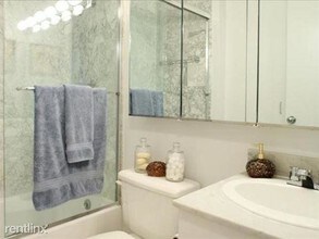 212 E 34th St in New York, NY - Building Photo - Building Photo