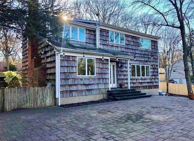 property at 33 Pilgrim Dr