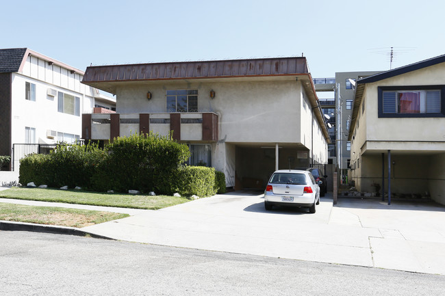 3420 Mentone Ave in Los Angeles, CA - Building Photo - Building Photo