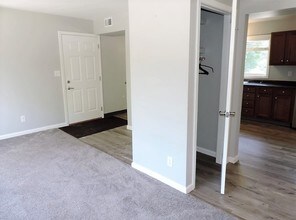 1928 F St in Iowa City, IA - Building Photo - Building Photo