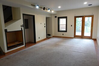 327 Hudson Ave, Unit Apartment #1 in Albany, NY - Building Photo - Building Photo