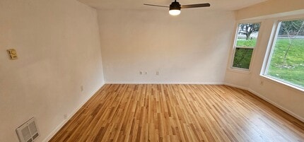 5623 Delia Ln SW in Port Orchard, WA - Building Photo - Building Photo