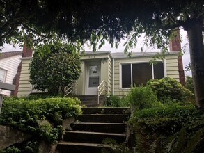 8318 20th Ave NW in Seattle, WA - Building Photo - Building Photo