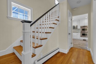 184 William St in Stoneham, MA - Foto de edificio - Building Photo