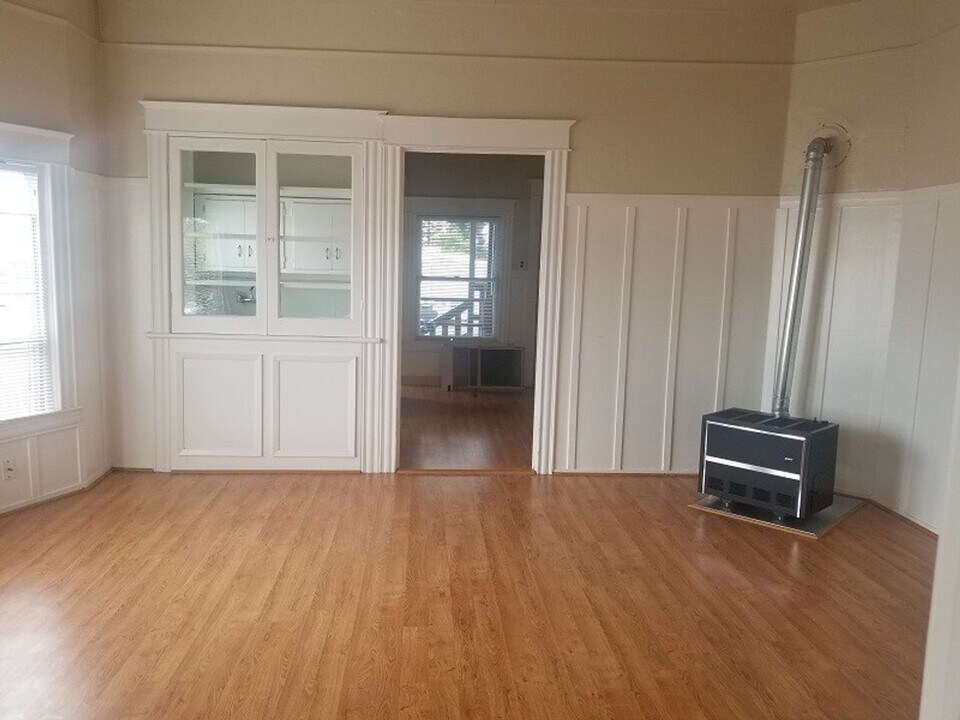 425 Davis St in Santa Rosa, CA - Building Photo