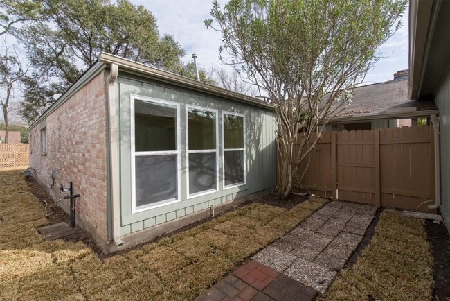 5046 Spring Forest Dr