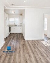 6121 10th Ave in Los Angeles, CA - Building Photo