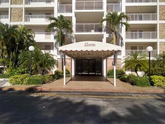property at 2801 N Palm Aire Dr