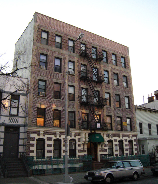 730 Prospect Ave in Bronx, NY - Building Photo