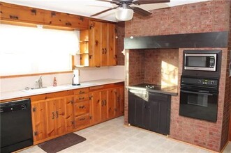 1621 S Stewart St in Azle, TX - Building Photo - Building Photo