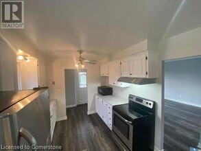 29 Birchcliffe Crescent in Hamilton, ON - Building Photo - Building Photo