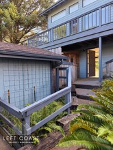 6215 NE Oar Dr in Lincoln City, OR - Building Photo - Building Photo