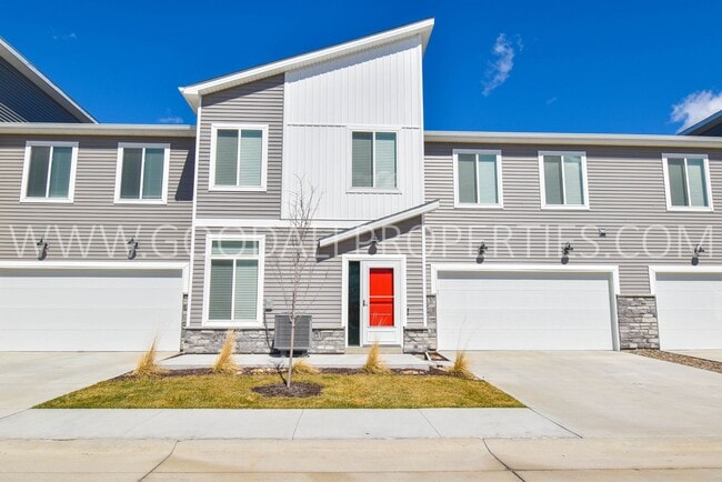 property at 853 NE Iris Ave