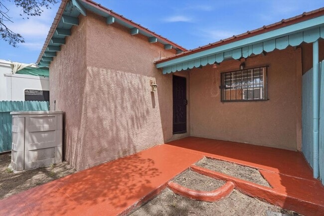 property at 1506 Edith Blvd NE