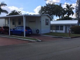 1449 SW 87th Terrace in Davie, FL - Building Photo